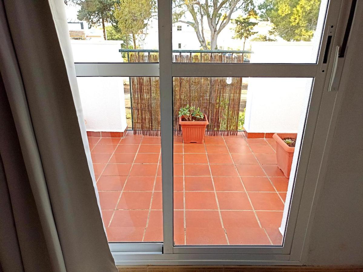 Apartamento Zona Atalaya con garaje y WIFI GRATIS cerca de la playa La Fontanilla Conil De La Frontera Exterior foto
