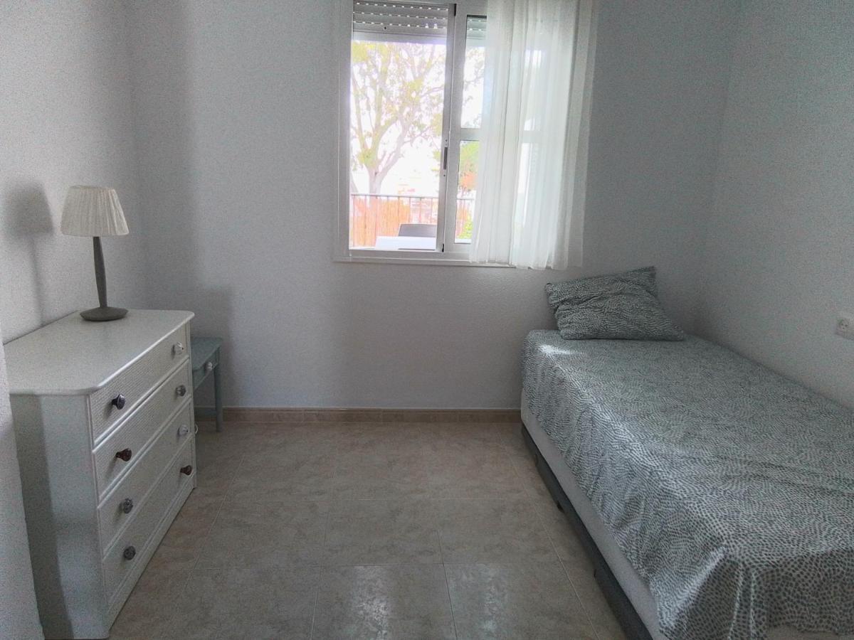 Apartamento Zona Atalaya con garaje y WIFI GRATIS cerca de la playa La Fontanilla Conil De La Frontera Exterior foto